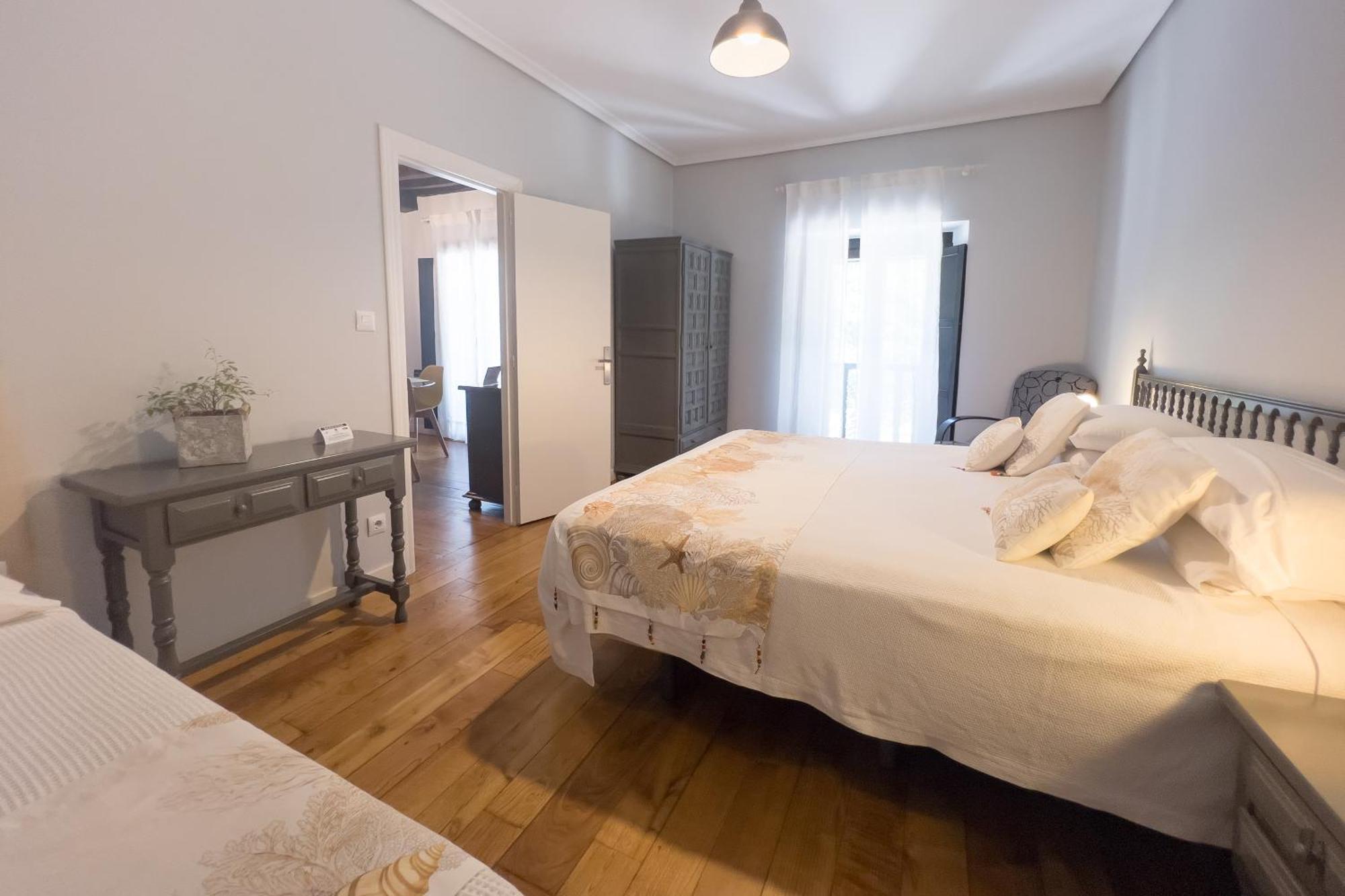 Apartamentos Santa Lucia Cabezón de la Sal Kültér fotó