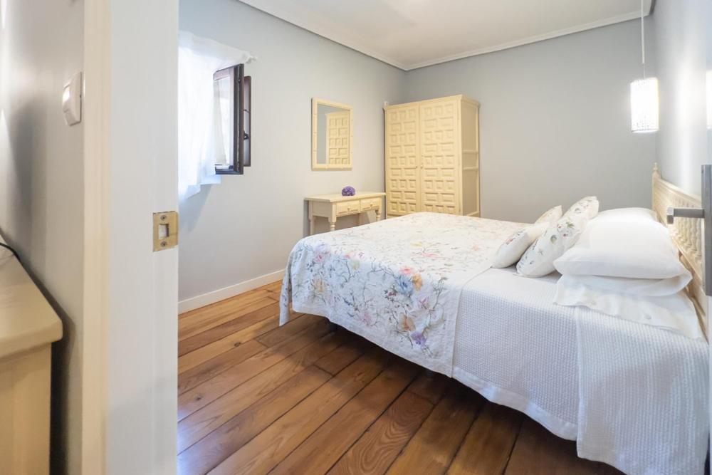 Apartamentos Santa Lucia Cabezón de la Sal Kültér fotó