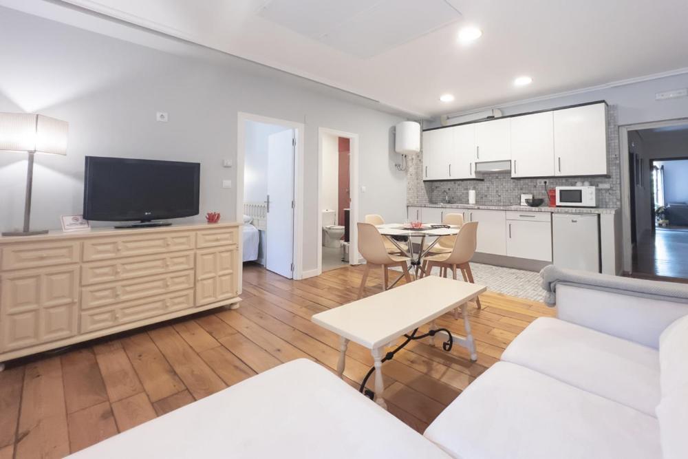 Apartamentos Santa Lucia Cabezón de la Sal Kültér fotó