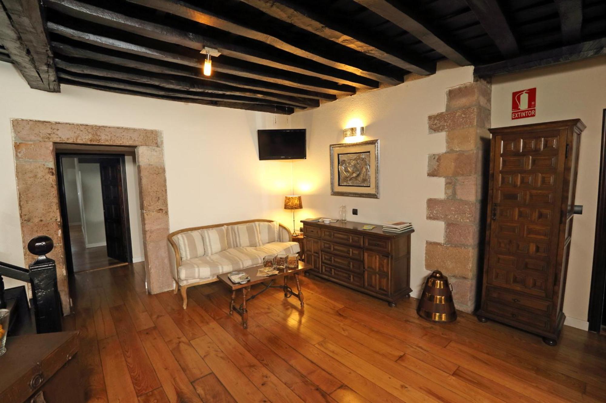 Apartamentos Santa Lucia Cabezón de la Sal Kültér fotó